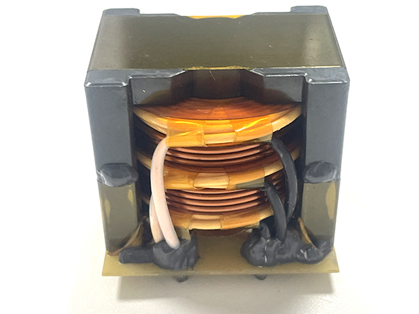 ����Դ��ѹ��