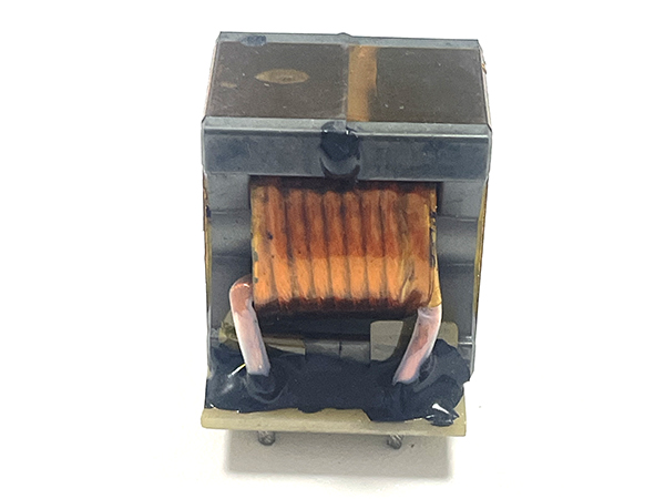 ����Դ��ѹ��